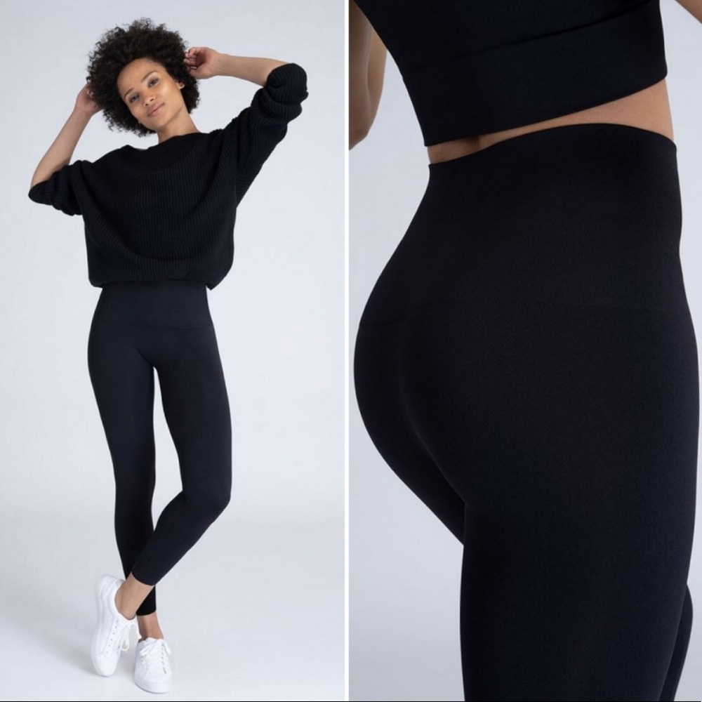 SPANX Black Look At Me Now Seamless Legging NWOT Shaping Comfortable
